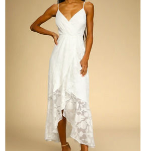 Elegant White Sleeveless Dress